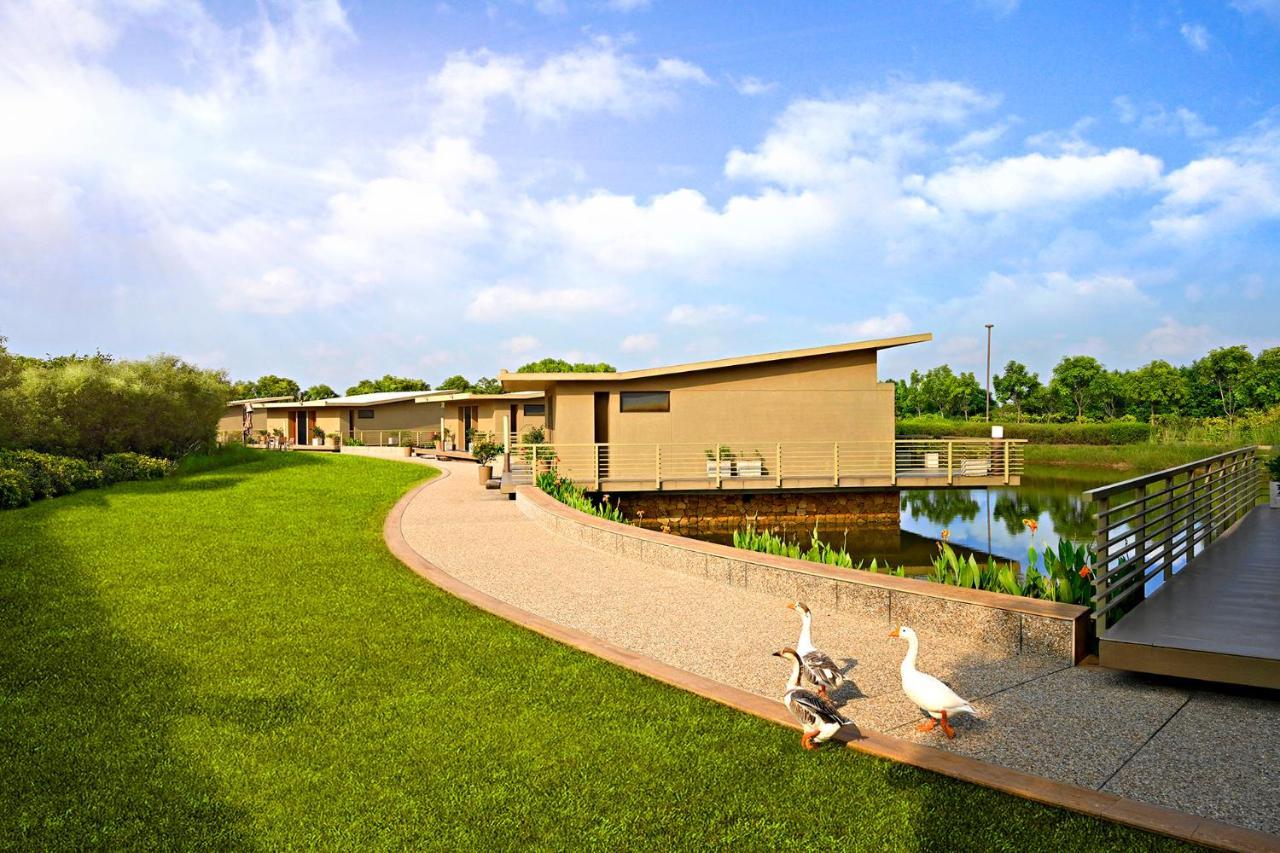 Life At Repose- Lake Villas Resort & Club Chor Warodra Zewnętrze zdjęcie