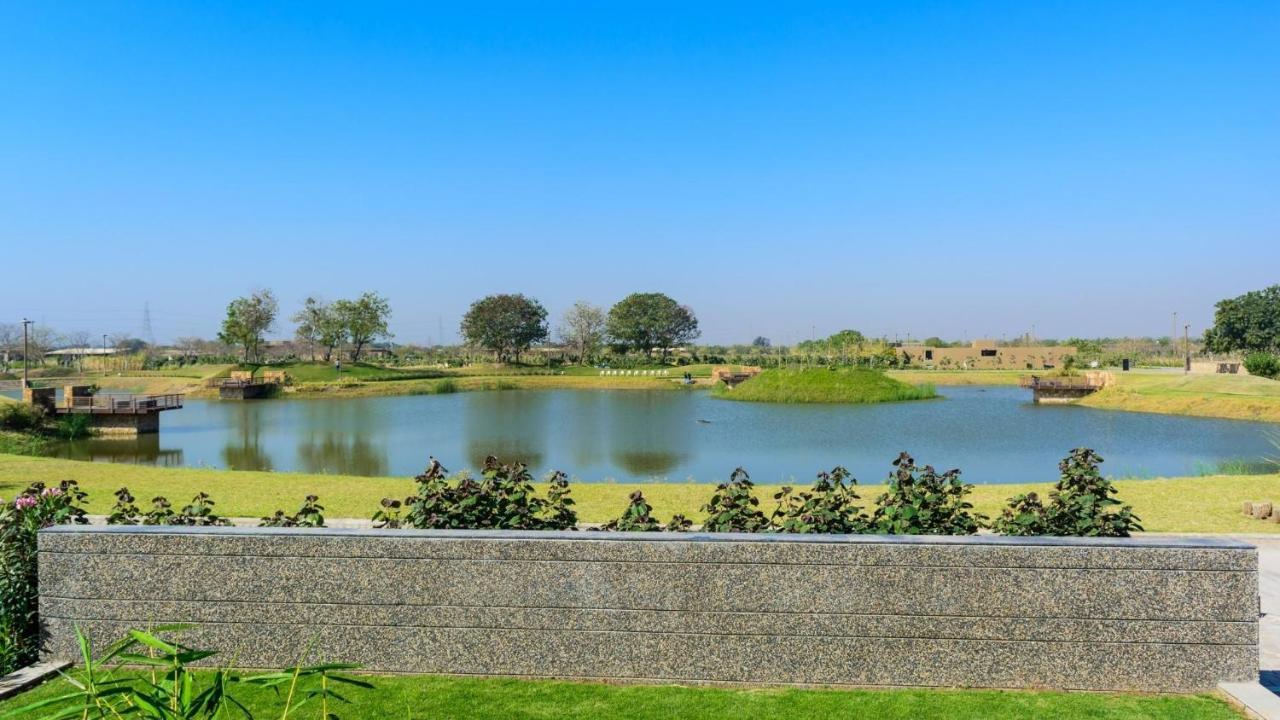 Life At Repose- Lake Villas Resort & Club Chor Warodra Zewnętrze zdjęcie